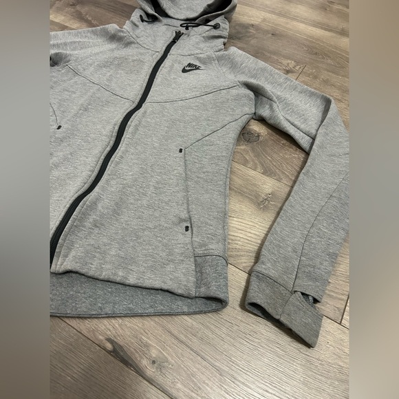 Women’s Nike Gray Full-Zip Tech Fleece Hoodie - Picture 2 of 6